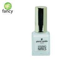 studio Nails white